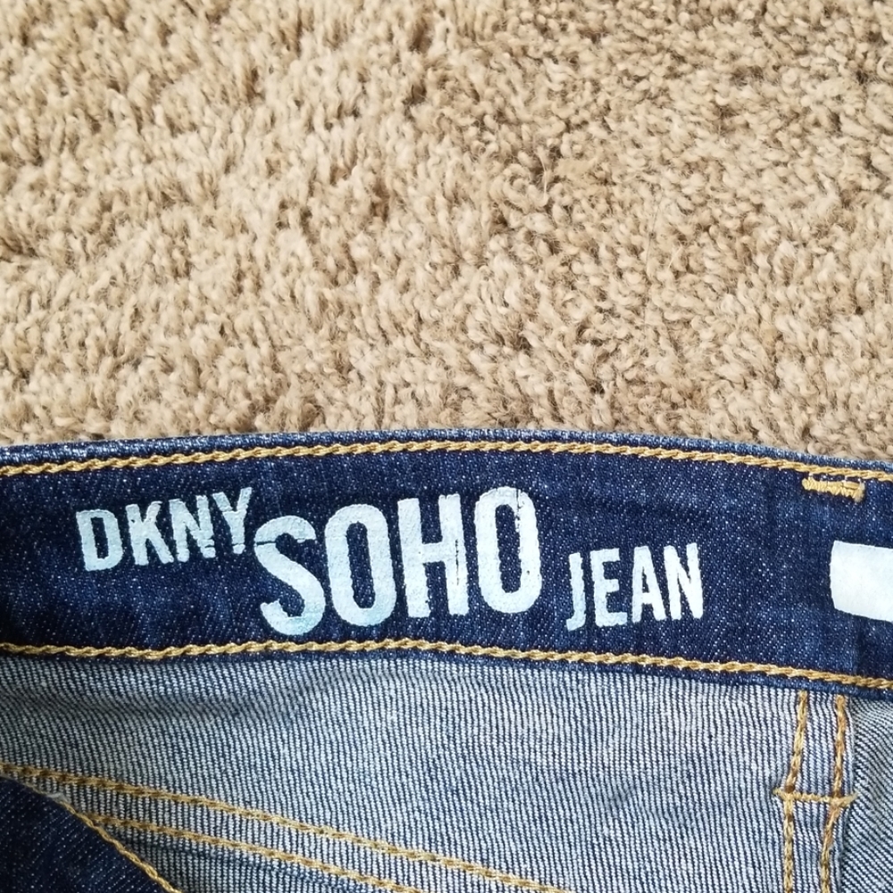 DKNY Soho jean with Flare leg -6R - Picture 6 of 8